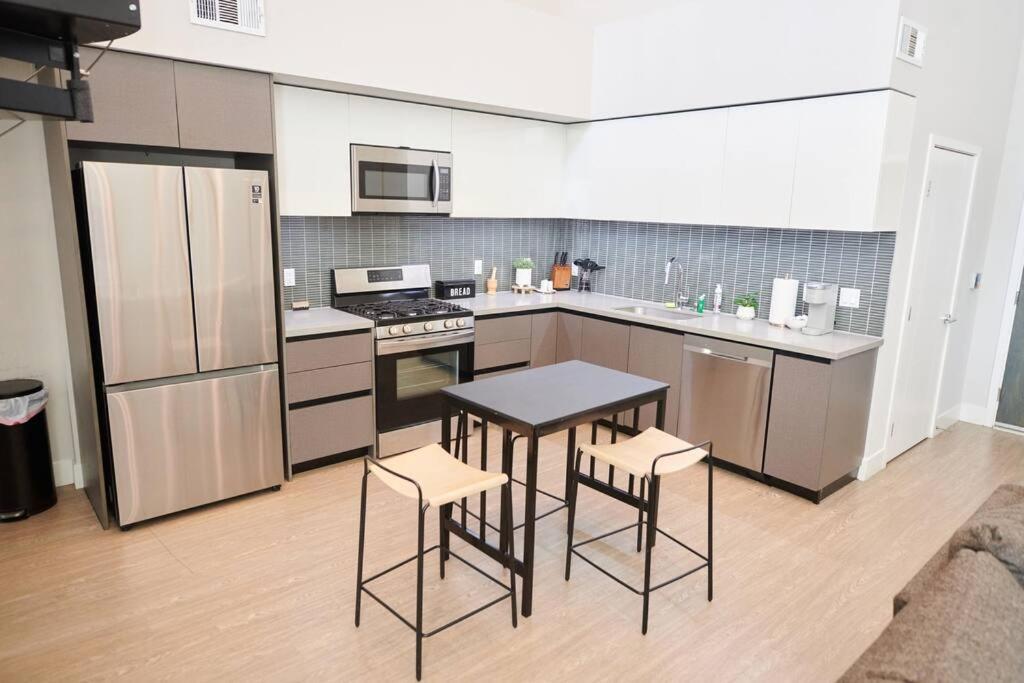$3m Penthouse In K-town With Private Roof Deck