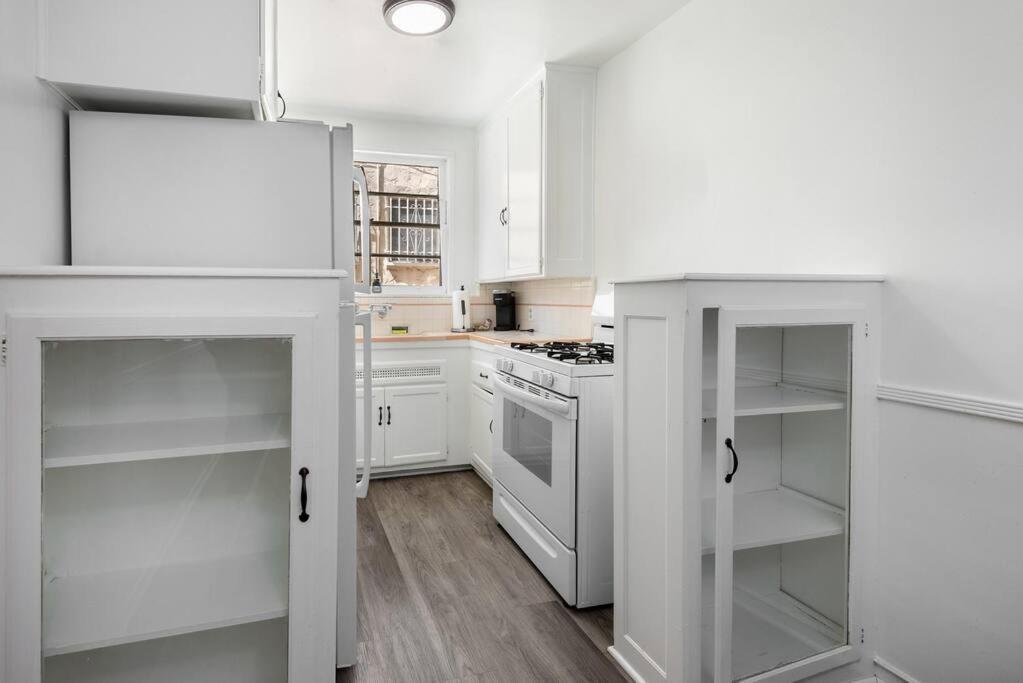Chic Apt. With Hot Tub - Ultimate La Experience Apartment *