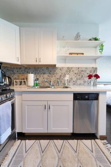 Apartment Hollywood Glamour: Gem With Cityscape Vibes Los Angeles
