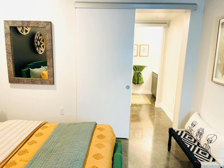 Apartment Luxury Modern And Bright In Hollywood 2br 2ba- 5215 Los Angeles