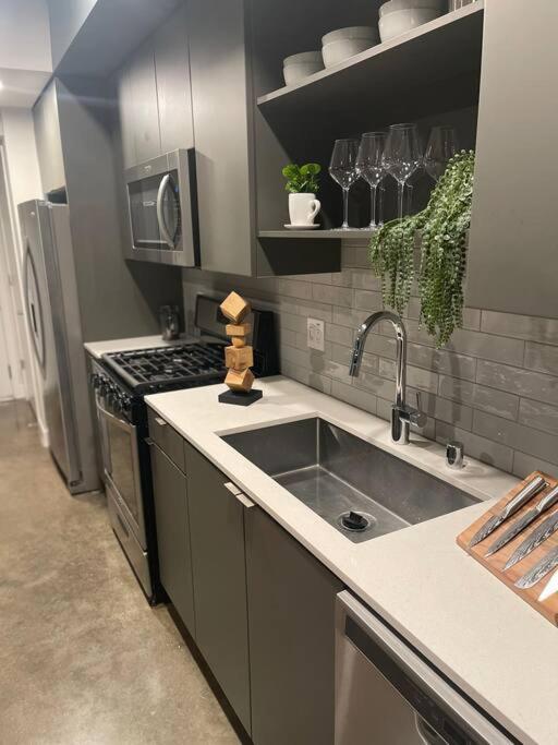 Apartment Luxury Modern And Bright In Hollywood 2br 2ba- 5215 Los Angeles
