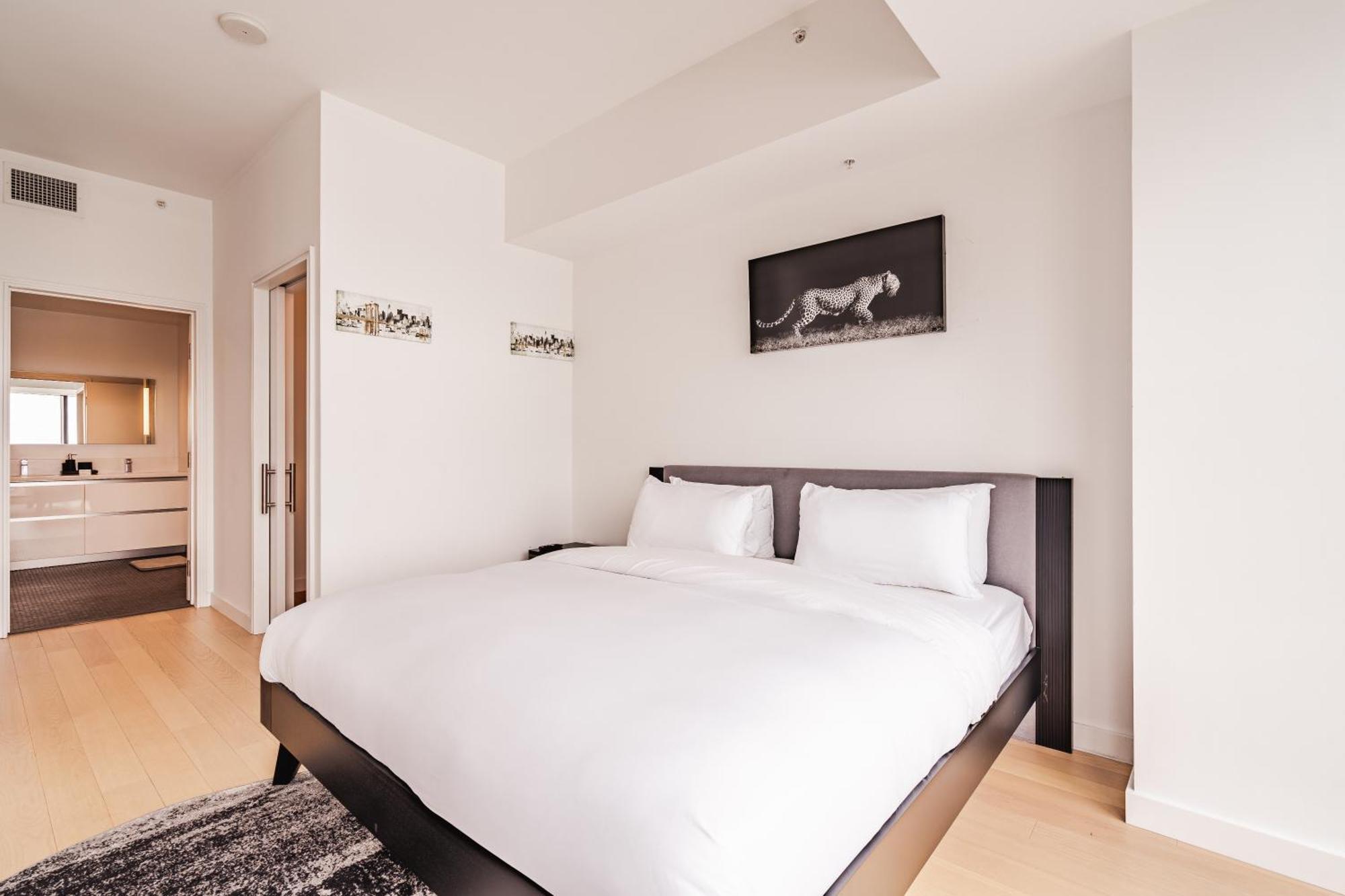 3 Bed 3 Bath Penthouse At Prime Location * Los Angeles