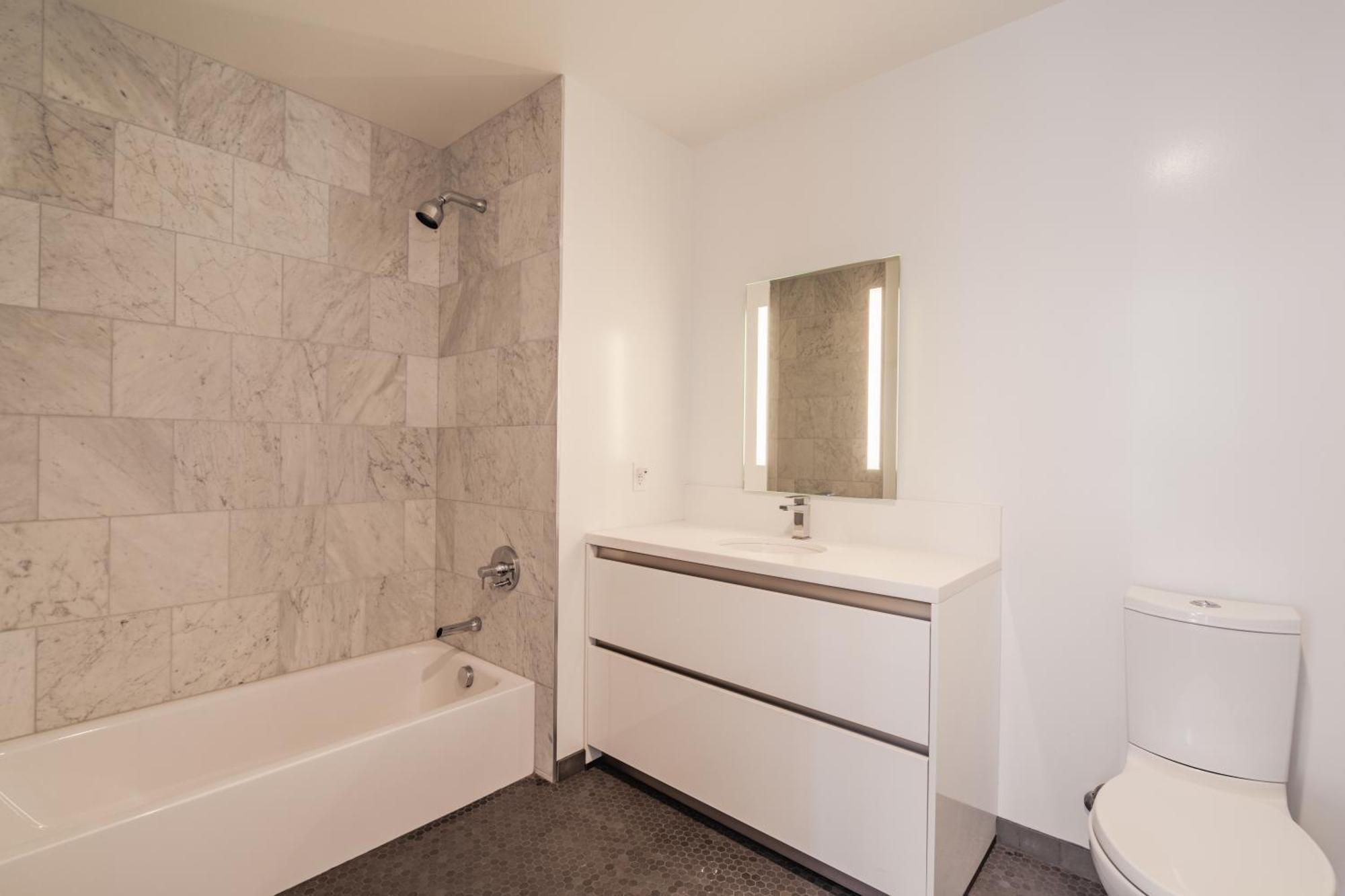 3 Bed 3 Bath Penthouse At Prime Location Apartment
