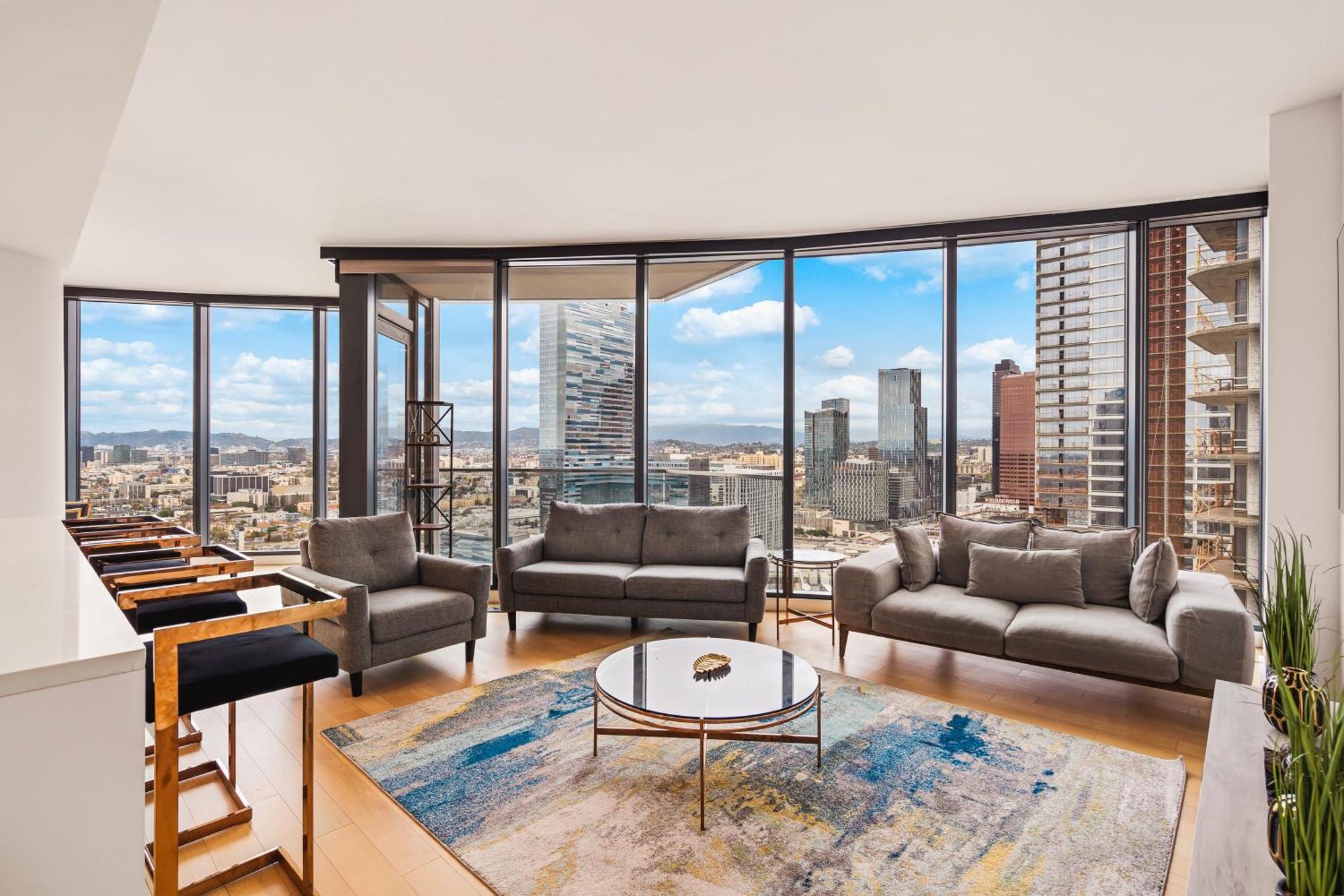 3 Bed 3 Bath Penthouse At Prime Location