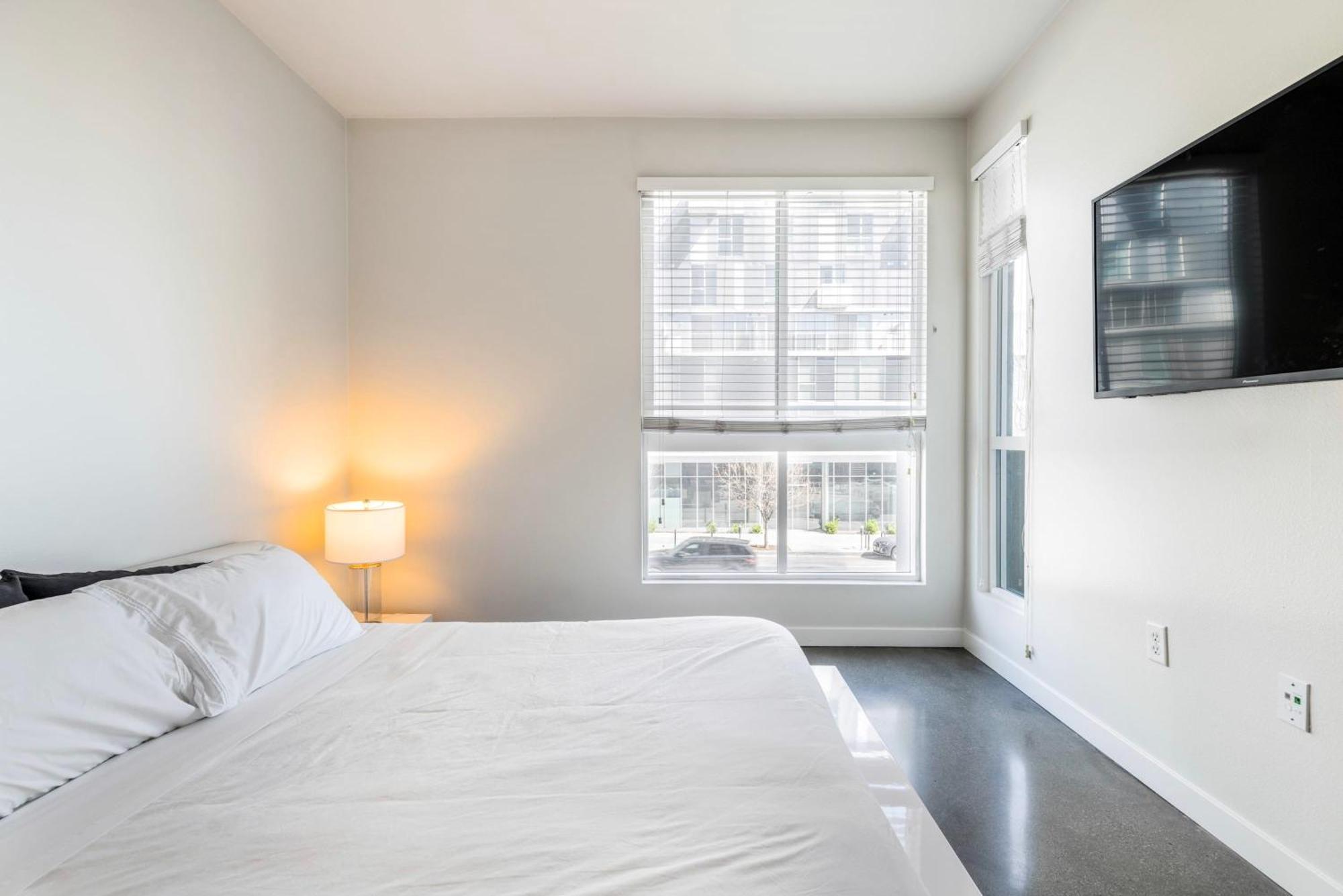 New 2br Luxury Hollywood Los Angeles