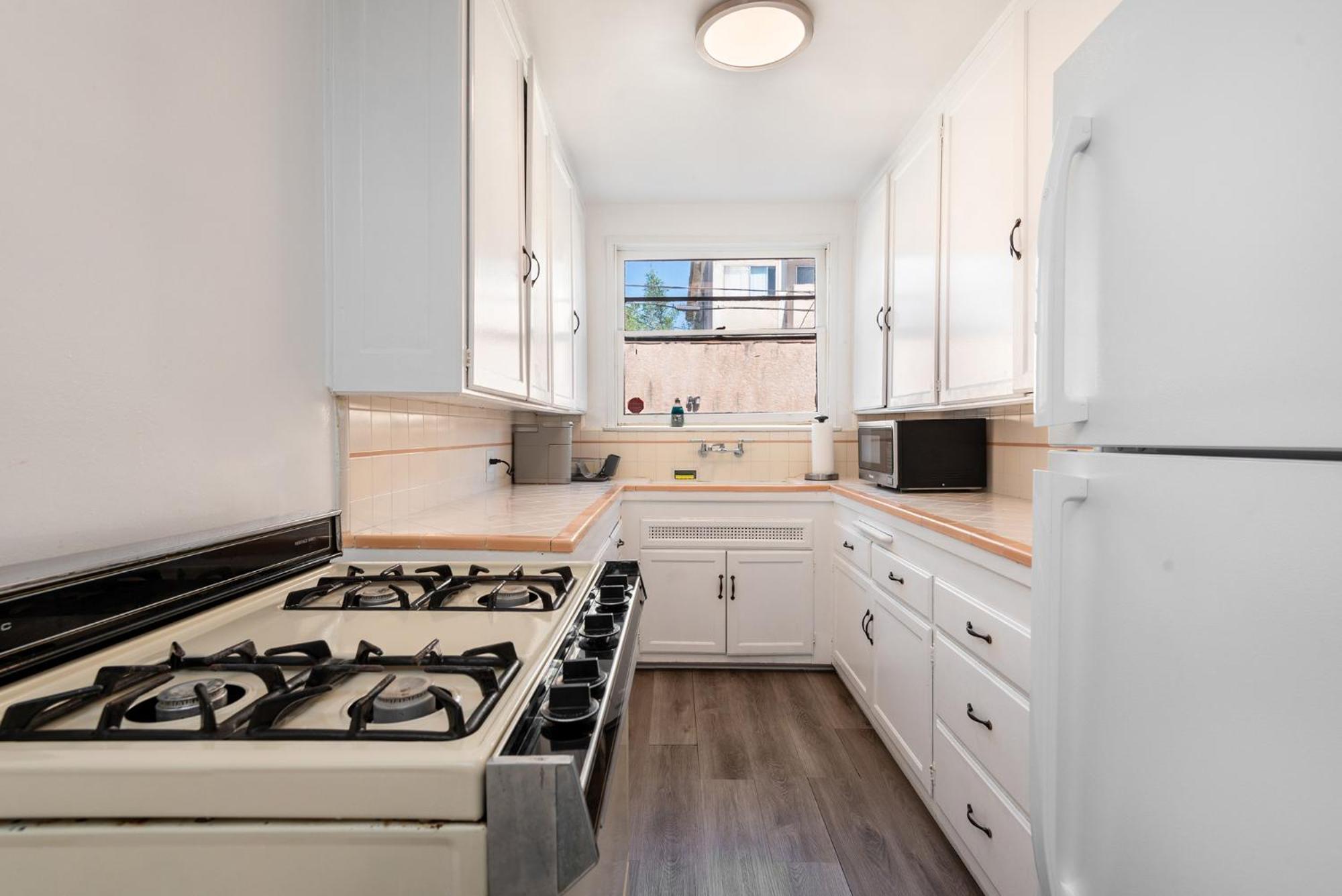 Charming 1-bedroom With Hot Tub * Los Angeles