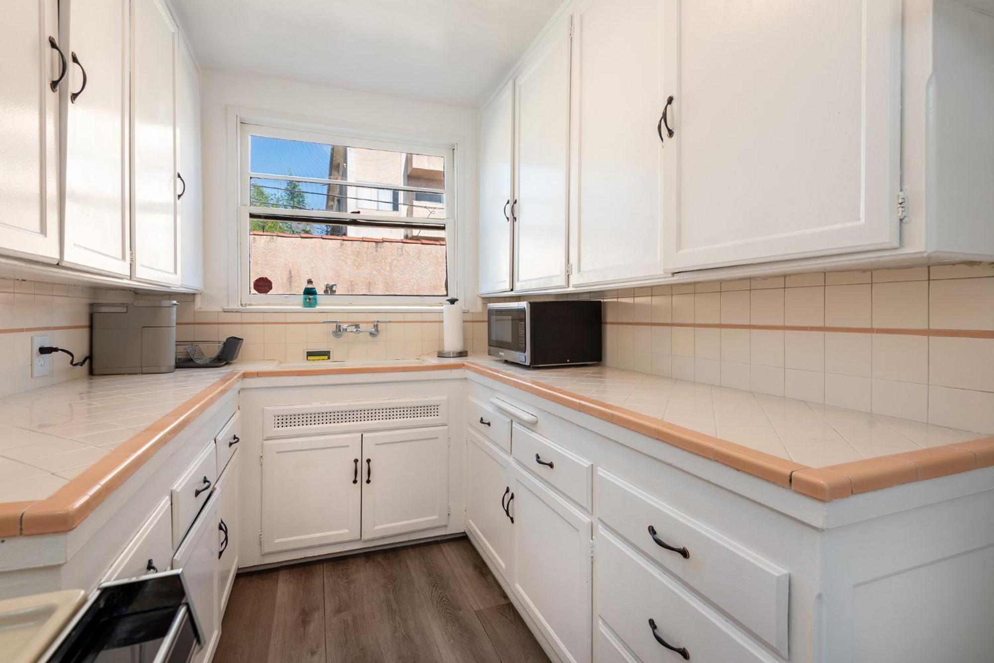 Charming 1-bedroom With Hot Tub Apartment Los Angeles