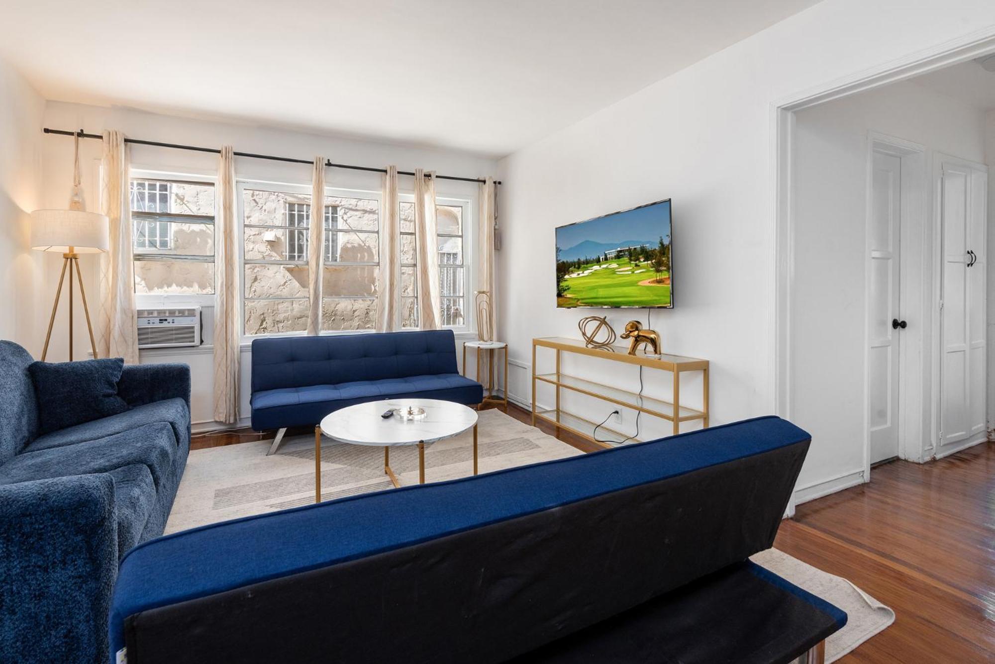 Apartment Charming 1-bedroom With Hot Tub Los Angeles