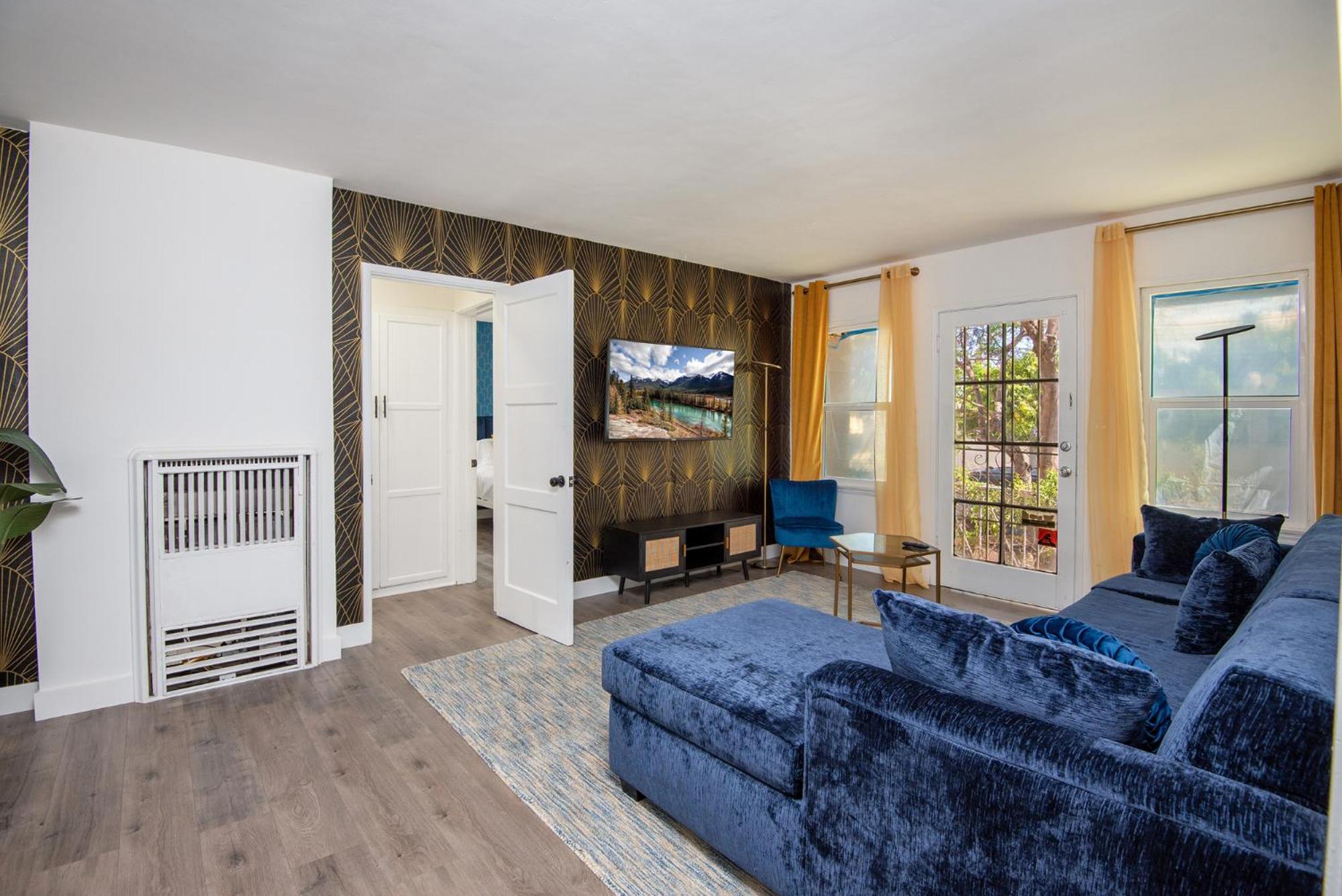 Apartment Prime Location And Luxury Living W/ Hot Tub *