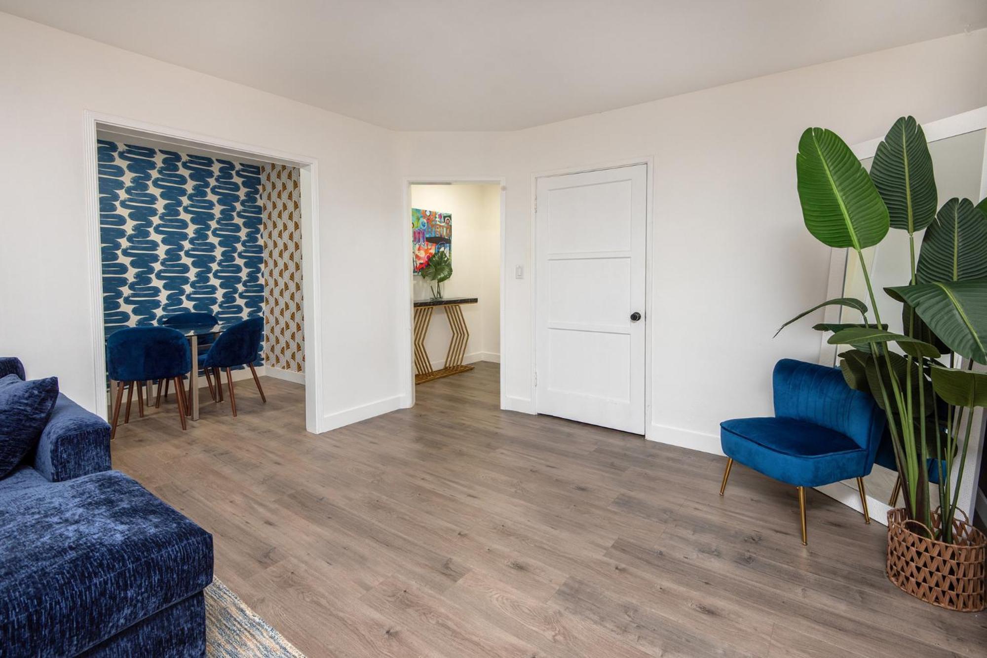 Apartment Prime Location And Luxury Living W/ Hot Tub