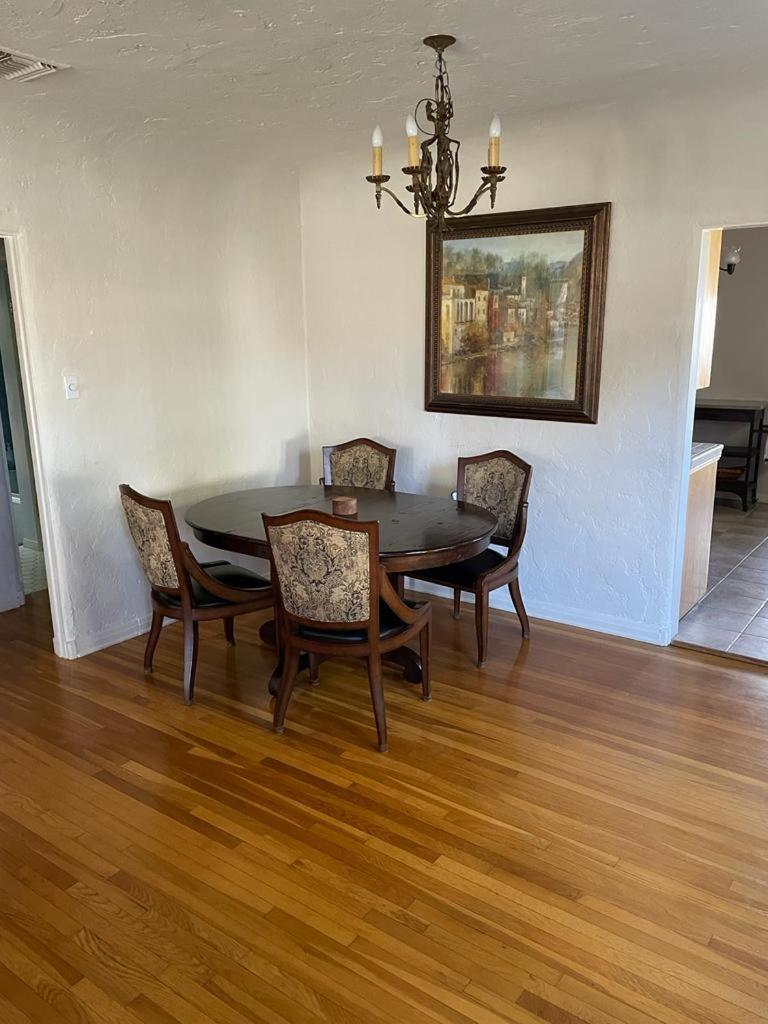 Casa de férias House, Walking Distance From Universal *