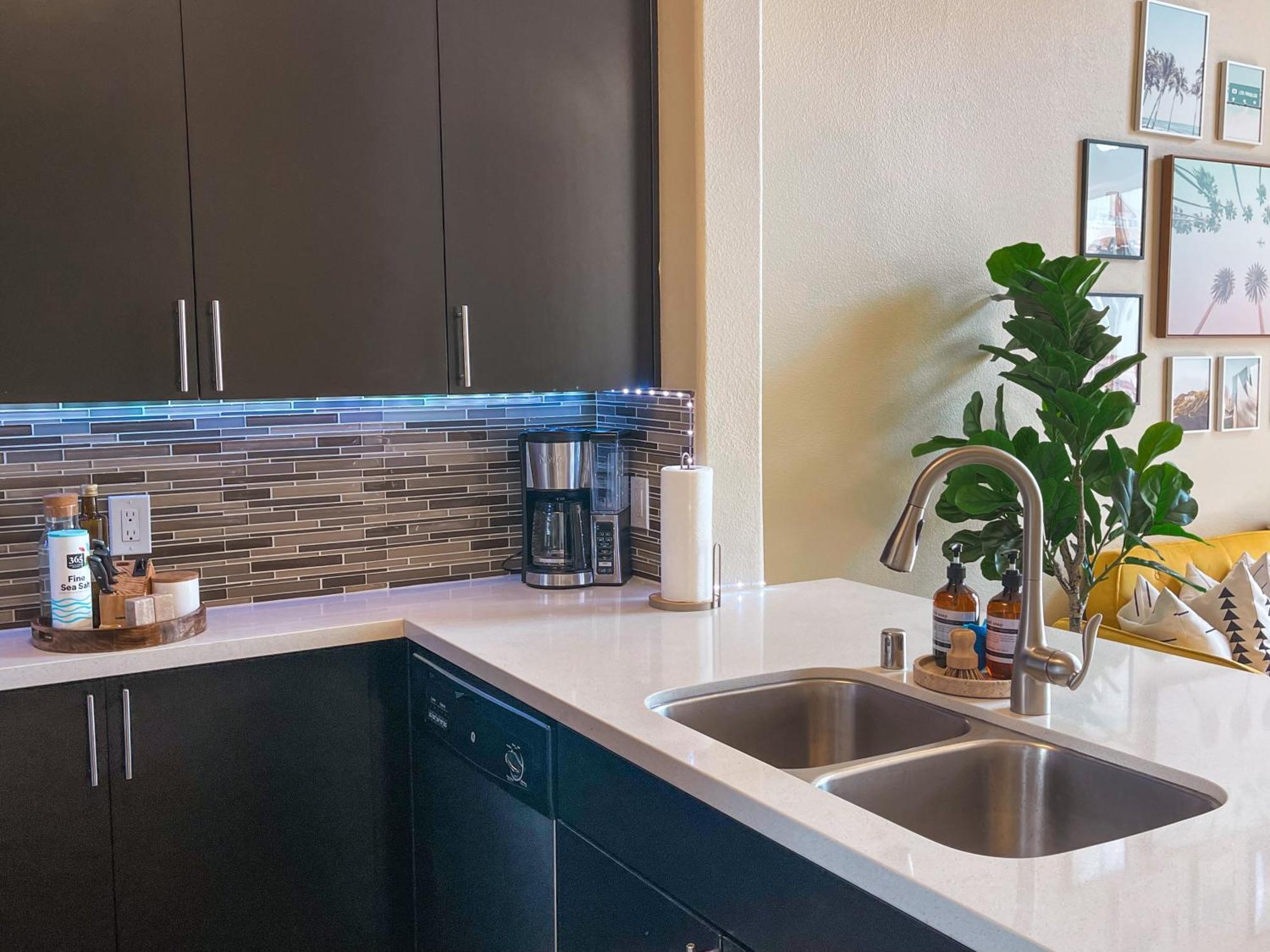 Sunny 1bdr Centrally Located In Marina Del Rey