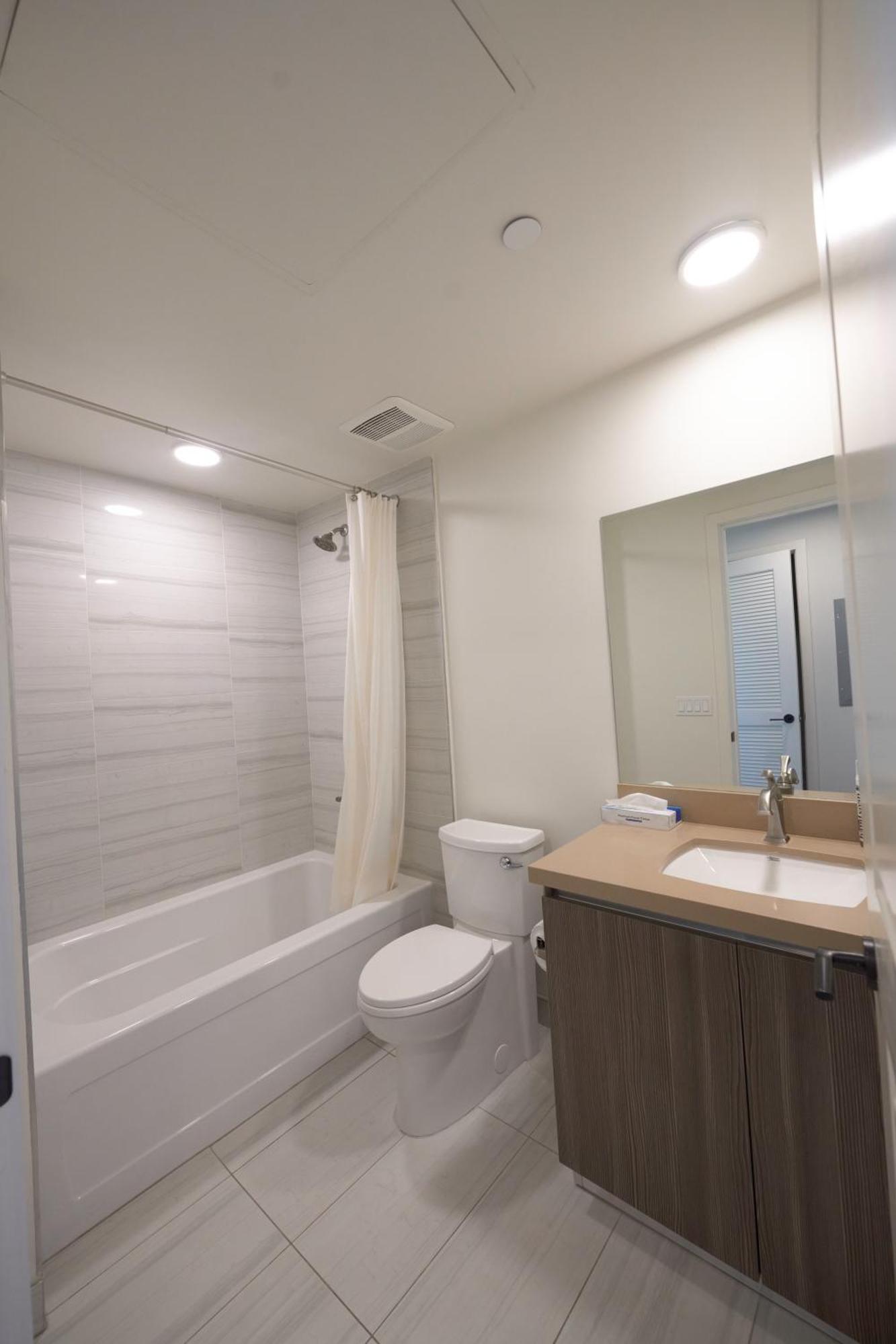 Apartment Beverly Hills Penthouse 2bd 2ba Floor! Los Angeles