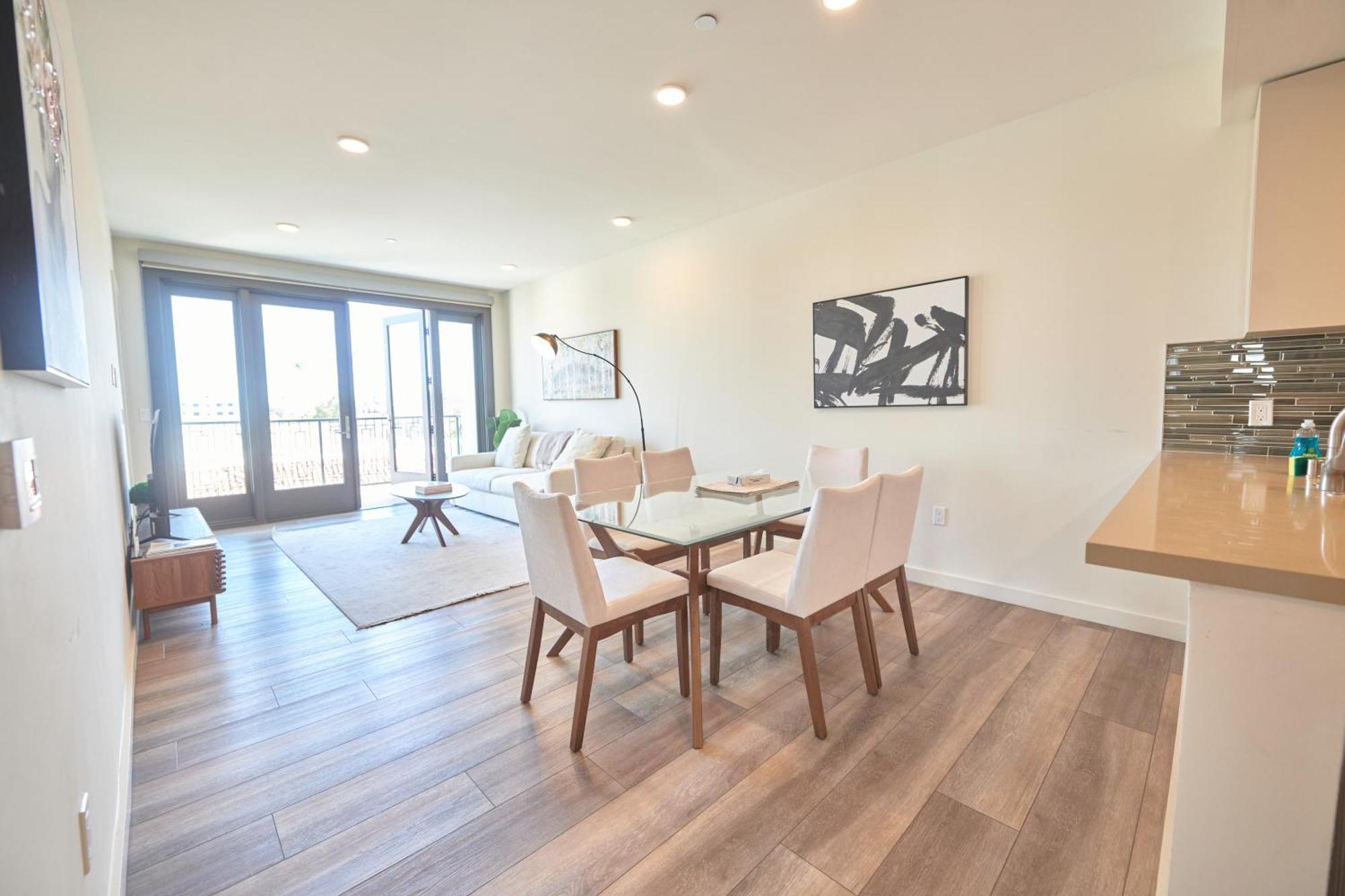 Apartment Beverly Hills Penthouse 2bd 2ba Floor!
