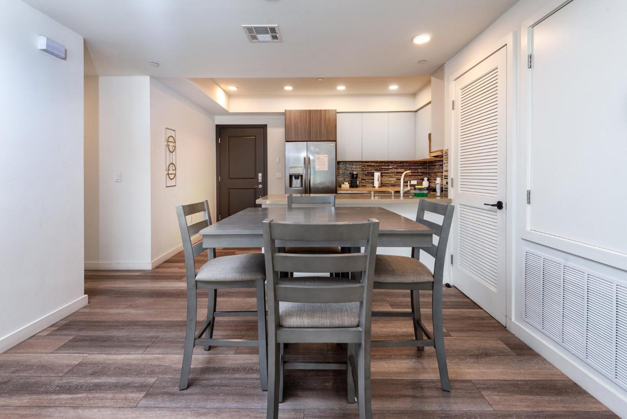 Apartment Beverly Hills Luxury 2bd 2ba Gated Parking!