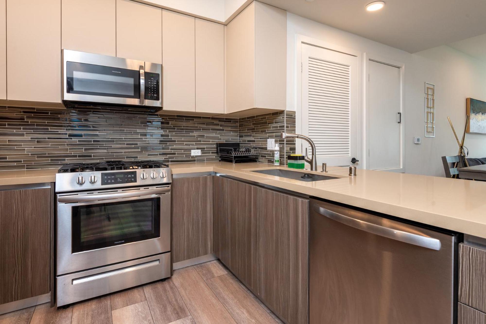 Apartment Beverly Hills Luxury 2bd 2ba Gated Parking! *
