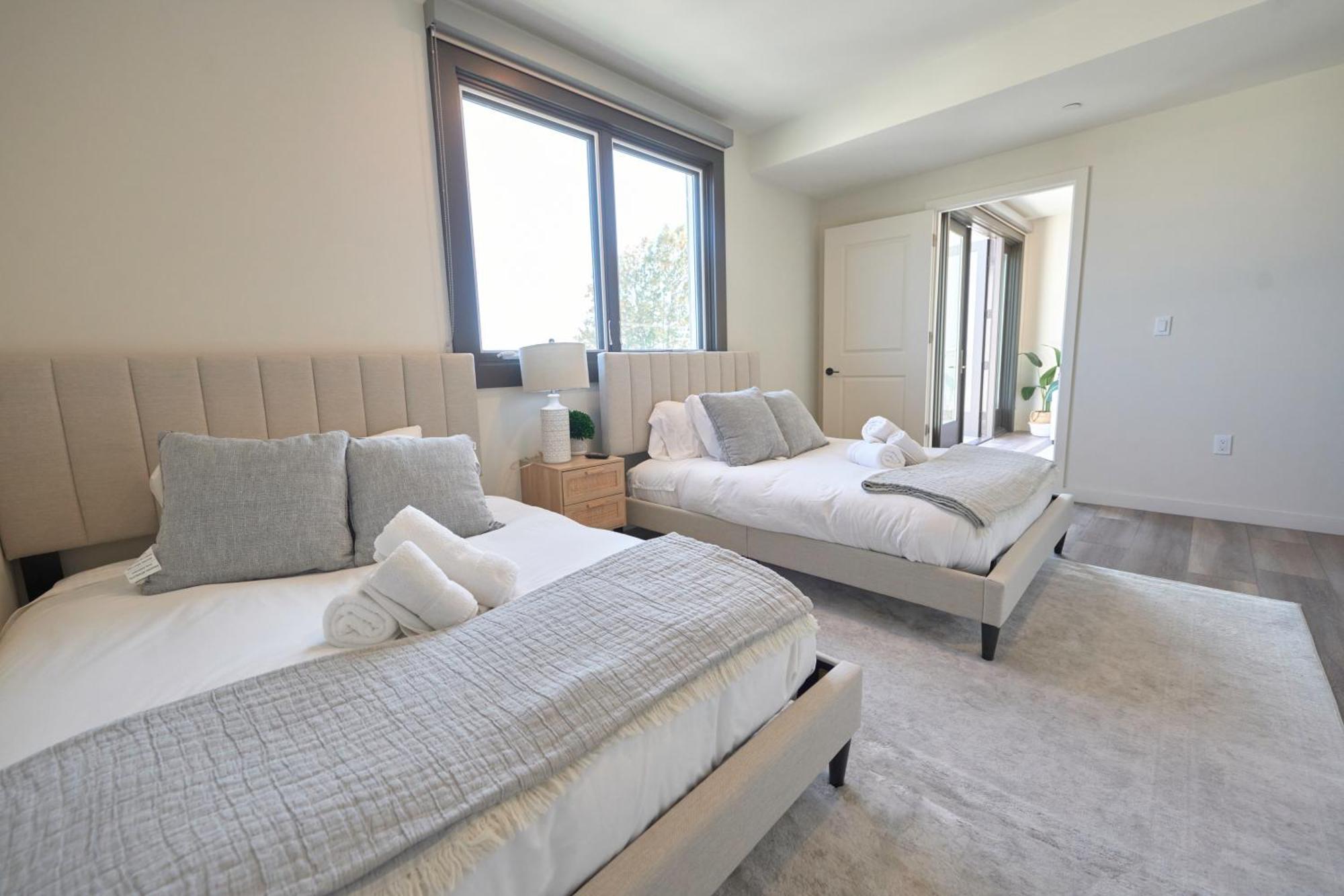 Apartment Beverly Hills Penthouse 2bd 2ba Floor!