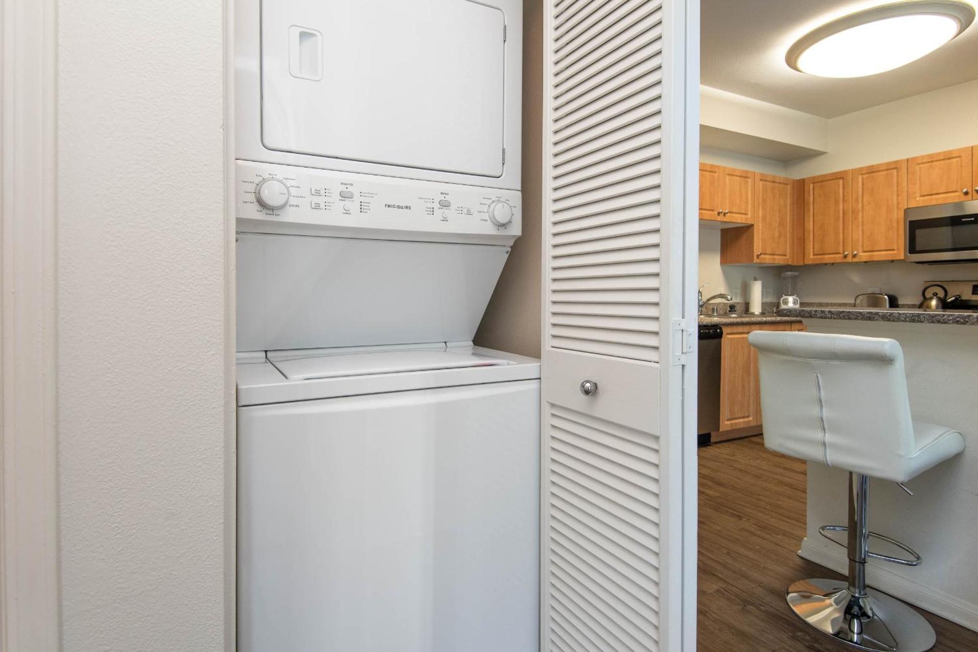 Two Bedroom Sleeps 6 With Free Parking Near Boating