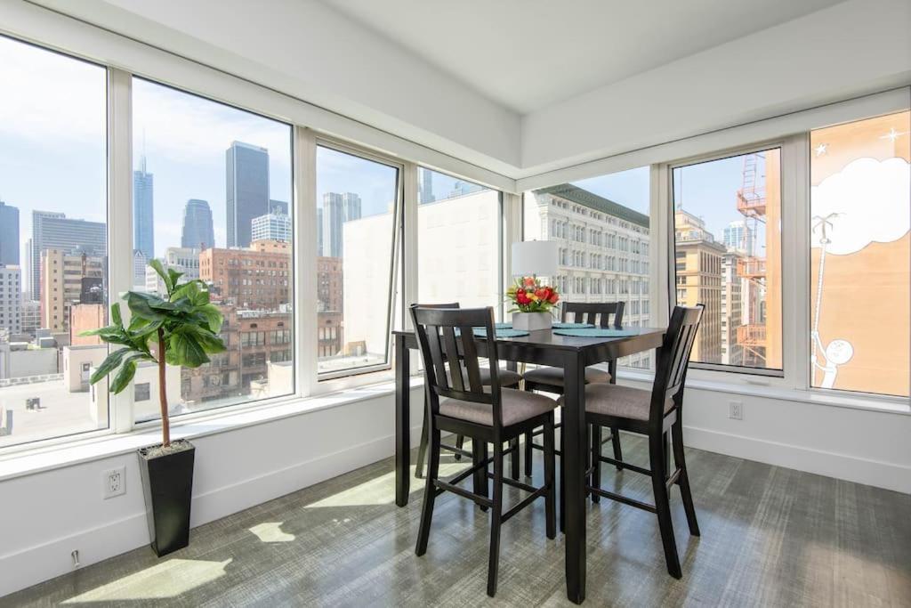 High Rise 3 Bedroom Sleeps 9 Walk To Cripto Arena In 20 Minutes Apartment *
