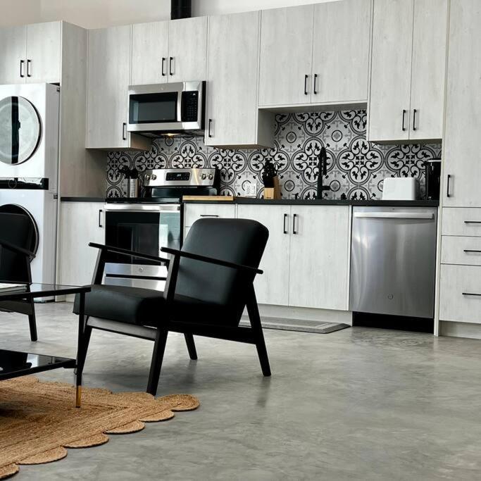 Pico Robertson Gorgeous Apartment Los Angeles