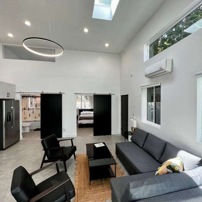 Pico Robertson Gorgeous Apartment *