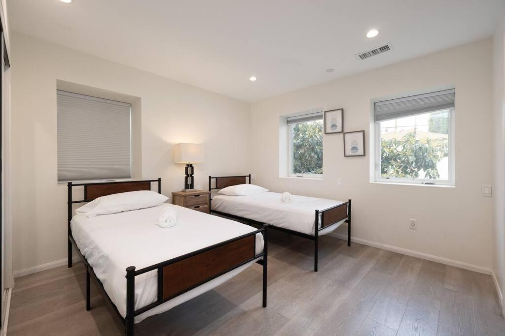 Holiday home Prime La Location: Stylish 2-bedroom Getaway!