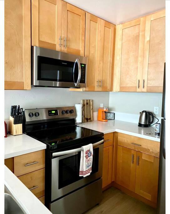 Castle 1 Bd Pool, Parking, Mdr Apartment Los Angeles
