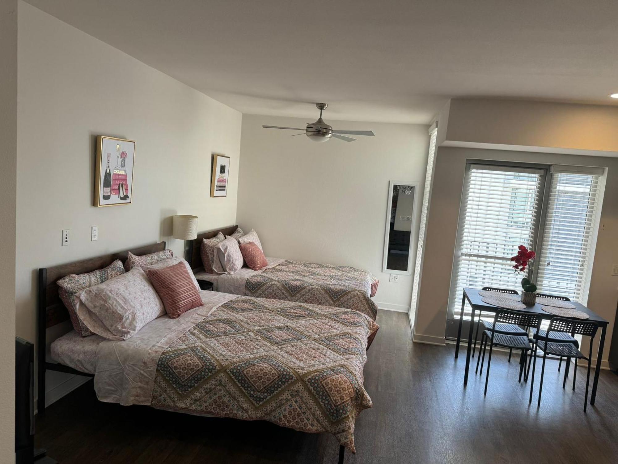 Incredible Hollywood Loft Free Parking