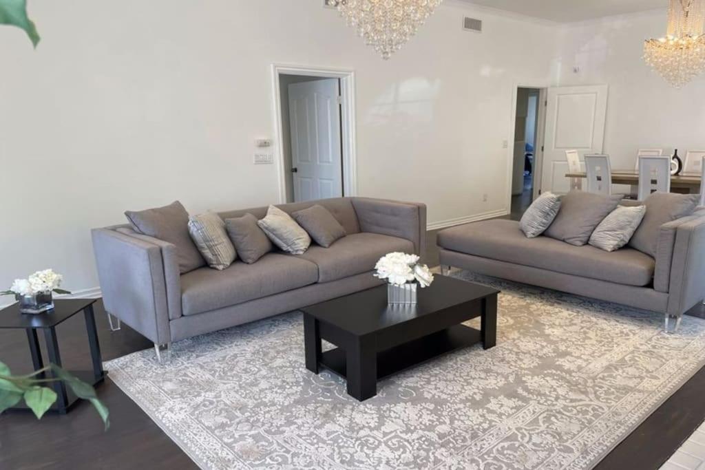 3 Bd In Heart Of Beverly Hills *