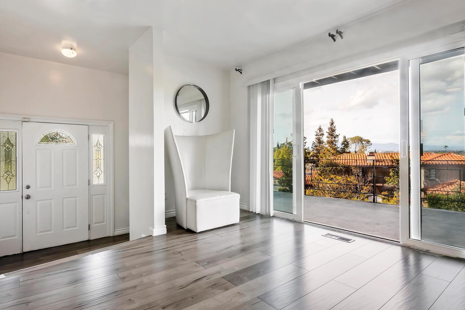 Holiday home 4 Bedroom And 3 Bath Close To Universal And Hollywood *