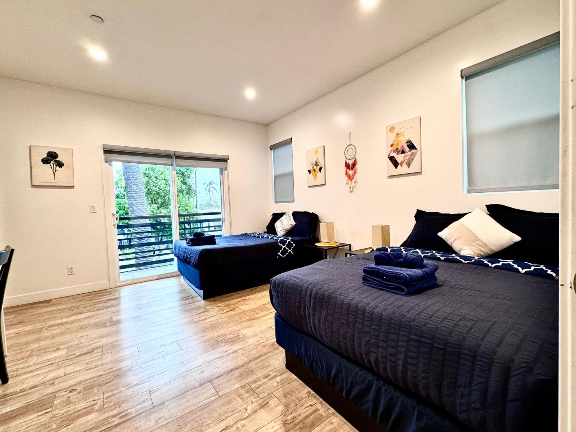 4br/4br Modern House At Mid-city *