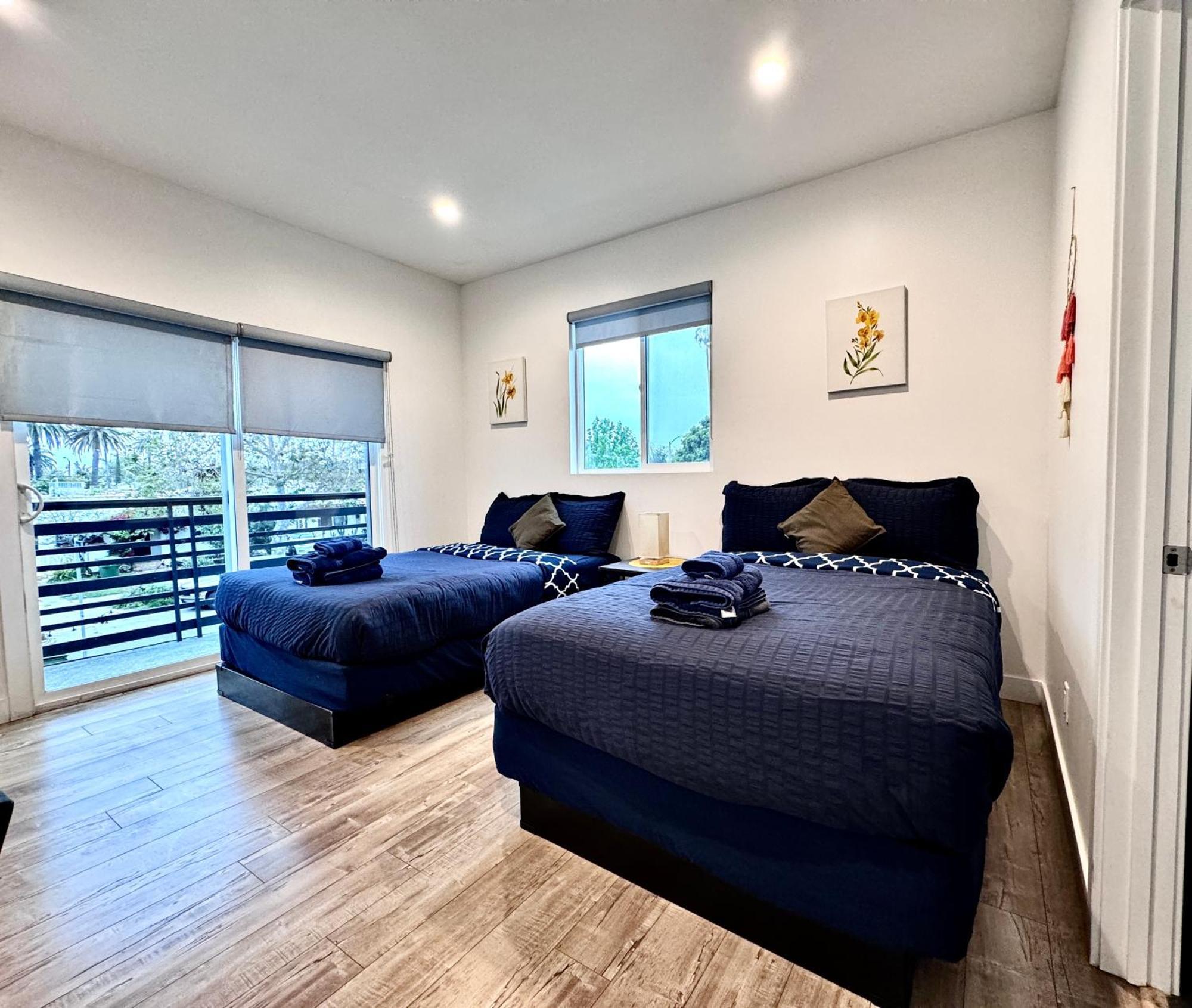 4br/4br Modern House At Mid-city *