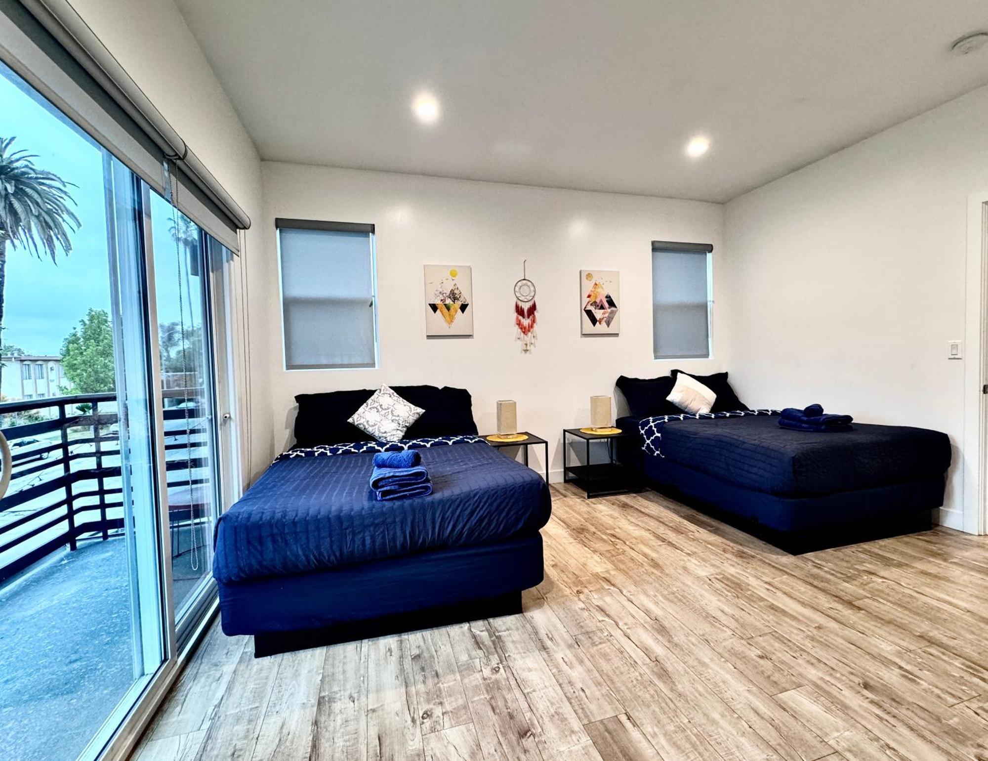 4br/4br Modern House At Mid-city Holiday home