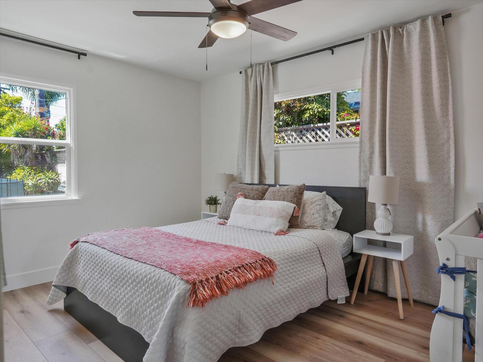 Hollywood Dream Pool & King Beds Holiday home Los Angeles