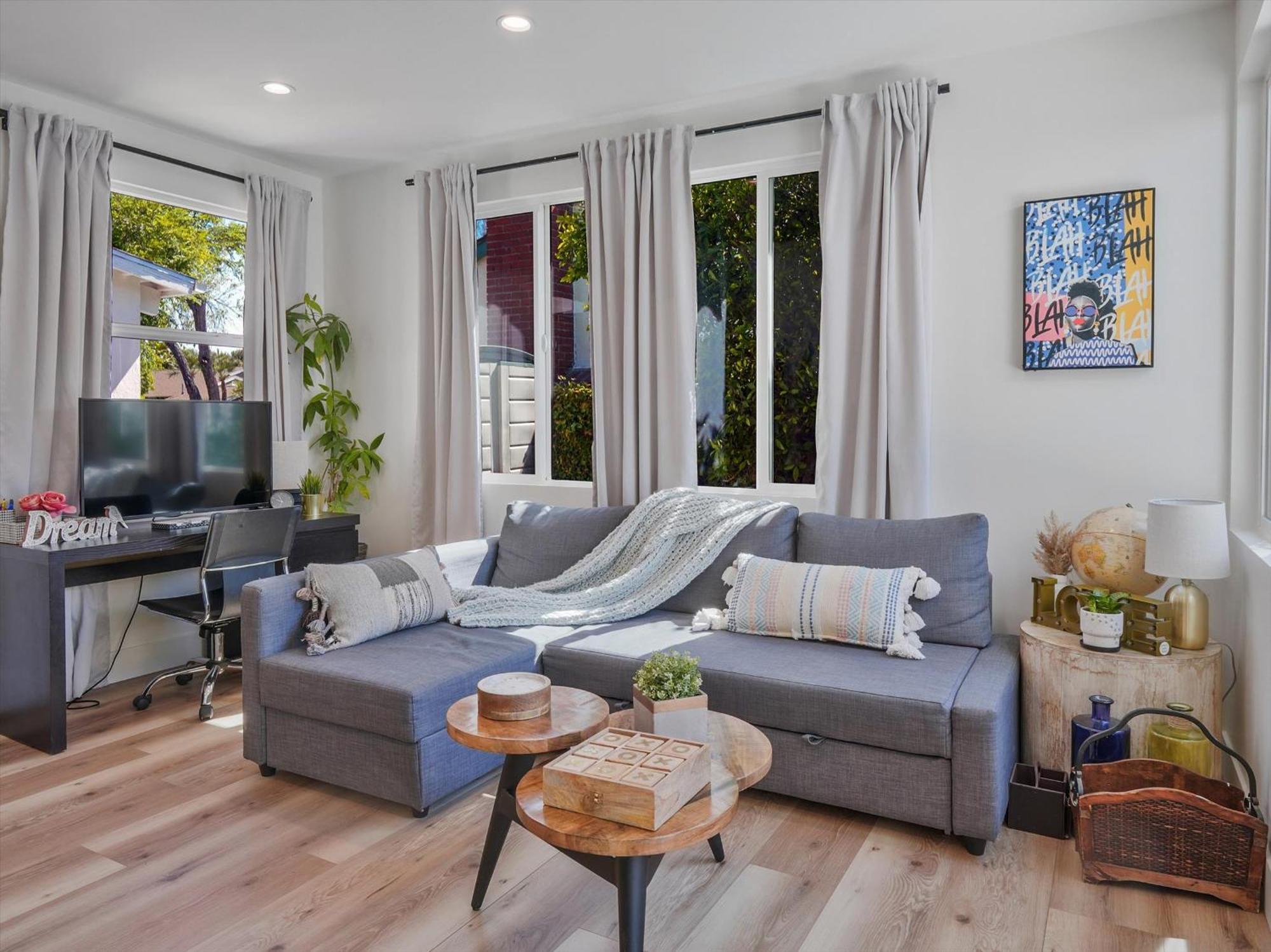 Hollywood Dream Pool & King Beds