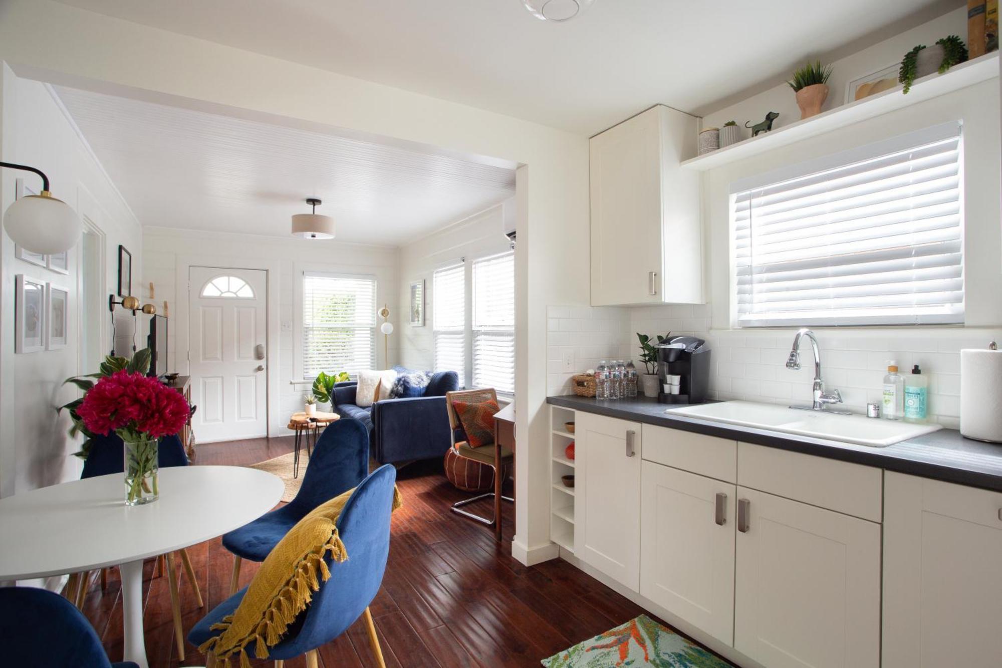 Stylish 2bed 2bath Culver With Bicycles