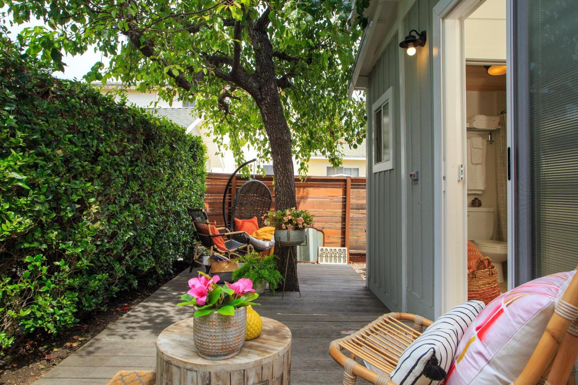 Stylish 2bed 2bath Culver With Bicycles