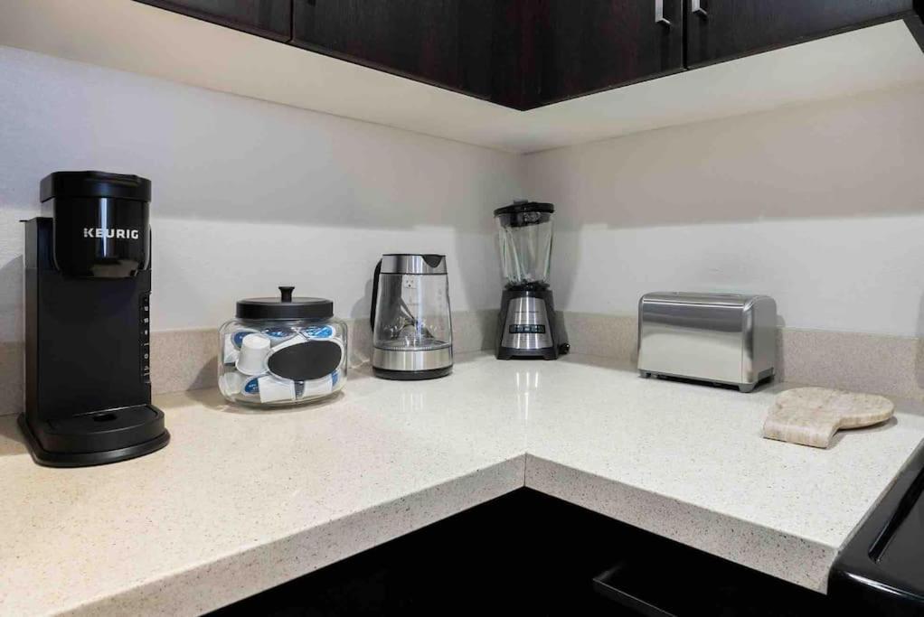 Tulip - 2 Bedroom In West Hollywood Apartment Los Angeles