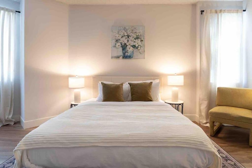 Tulip - 2 Bedroom In West Hollywood Apartment Los Angeles