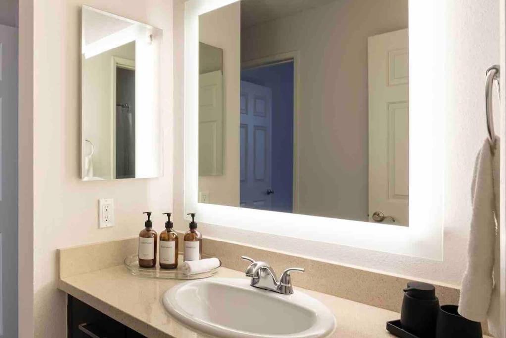 Tulip - 2 Bedroom In West Hollywood