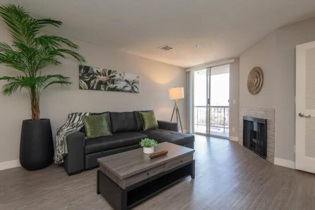Hollywood Sleep 7 Panoramic View Two Bedroom With Rooftop *