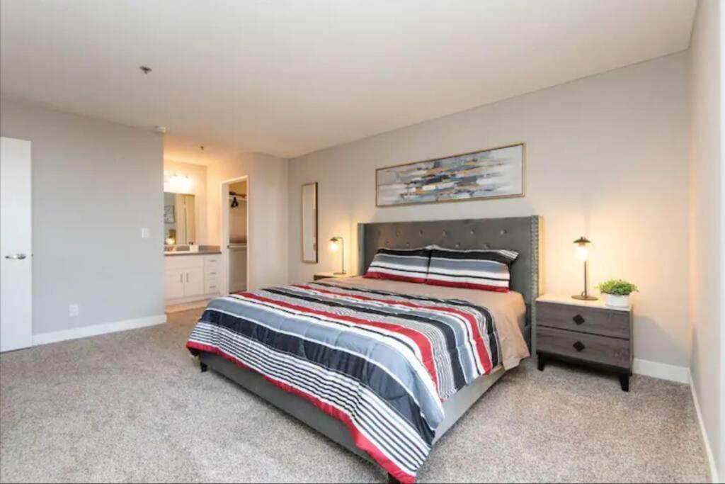 Apartment Hollywood Sleep 7 Panoramic View Two Bedroom With Rooftop Los Angeles