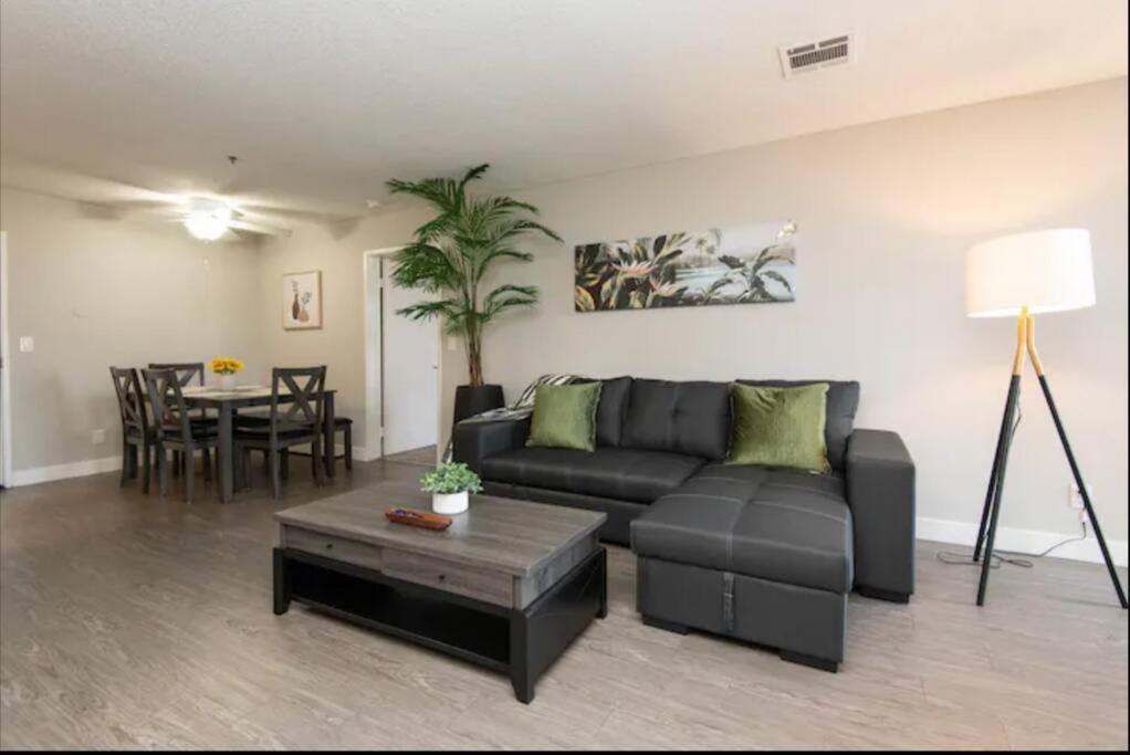 Hollywood Sleep 7 Panoramic View Two Bedroom With Rooftop *
