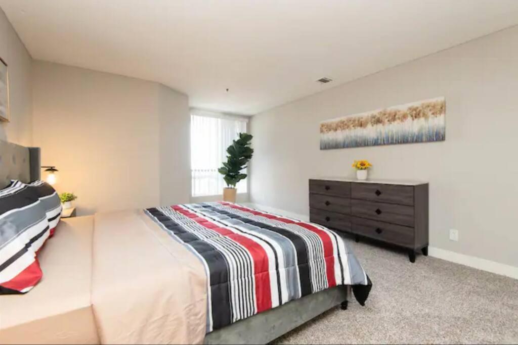 Hollywood Sleep 7 Panoramic View Two Bedroom With Rooftop Apartment