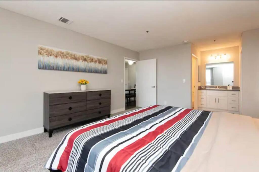 Hollywood Sleep 7 Panoramic View Two Bedroom With Rooftop Apartment Los Angeles
