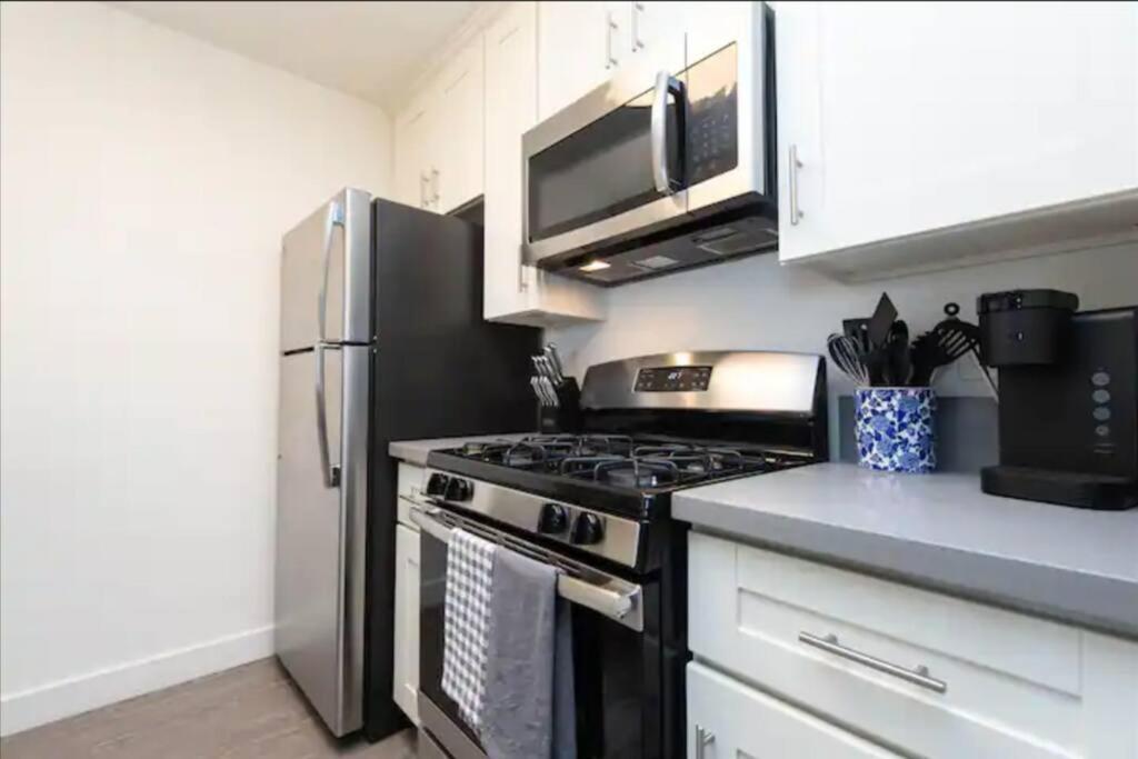 Hollywood Sleep 7 Panoramic View Two Bedroom With Rooftop Apartment