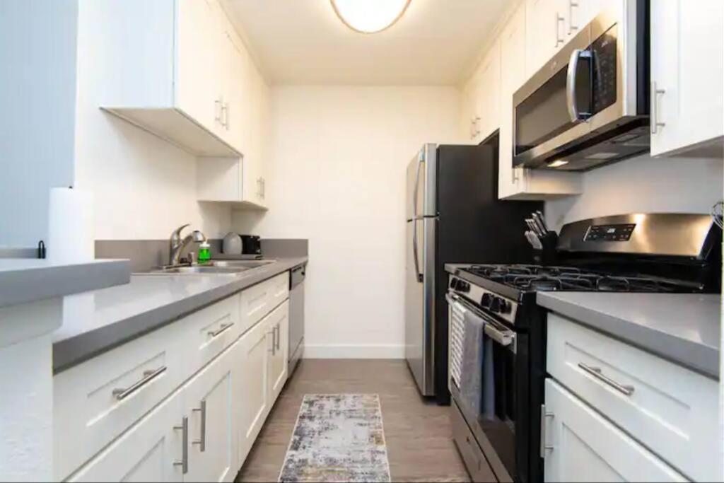 Apartment Hollywood Sleep 7 Panoramic View Two Bedroom With Rooftop