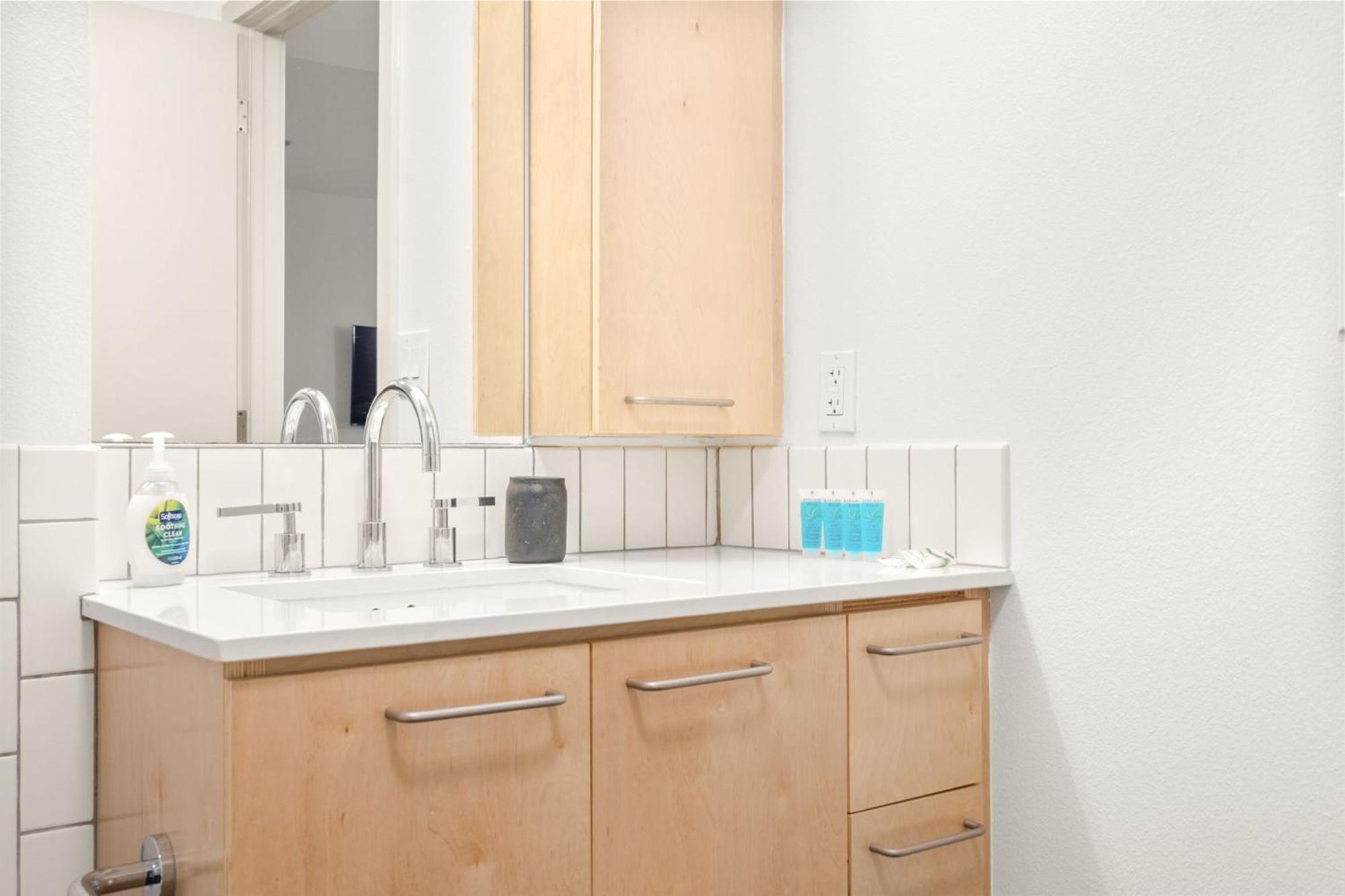 Hollywood Walk Of Fame Free Parking Pool & Hot Tub Apartment *