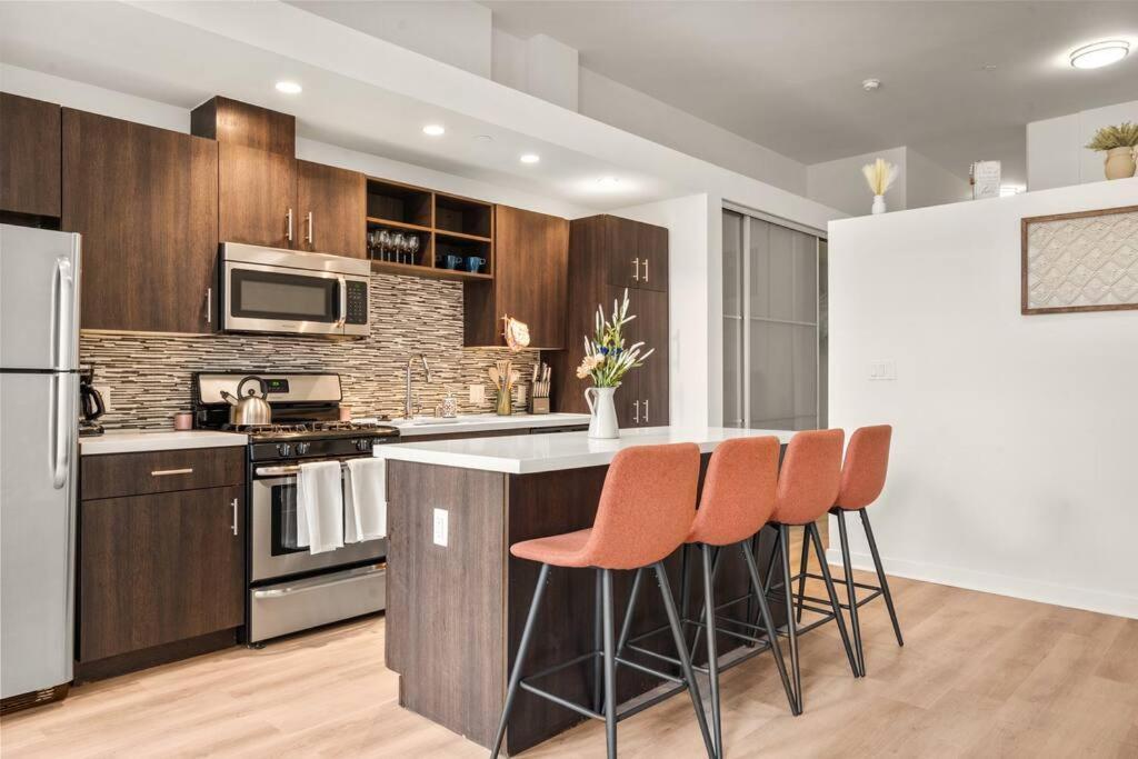 Spacious Dtla With 2 Bed, Free Parking And Pool