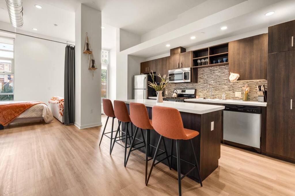 Spacious Dtla With 2 Bed, Free Parking And Pool